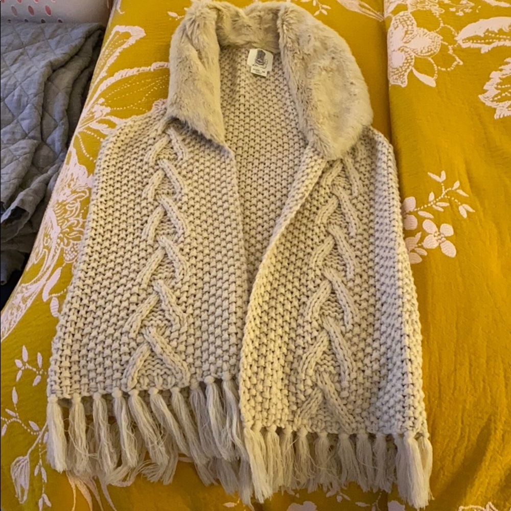 Faux fur knitted vest